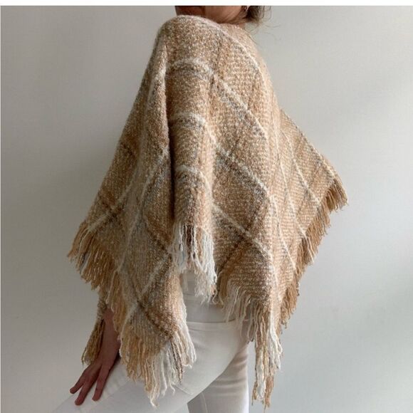 Boyne Valley Weavers Poncho Cape Sweater Ireland Made Fringed Alpaca Plaid OS - Picture 2 of 9